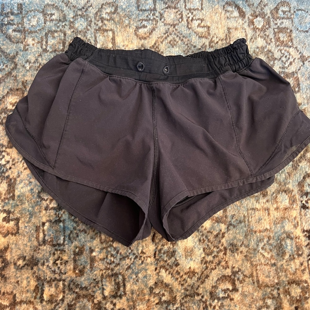 Lululemon Hotty Hot Short old style 2.5”
